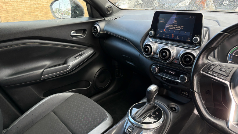 Nissan Juke 1.6 Hybrid N-Connecta 5dr Auto Hybrid Hatchback